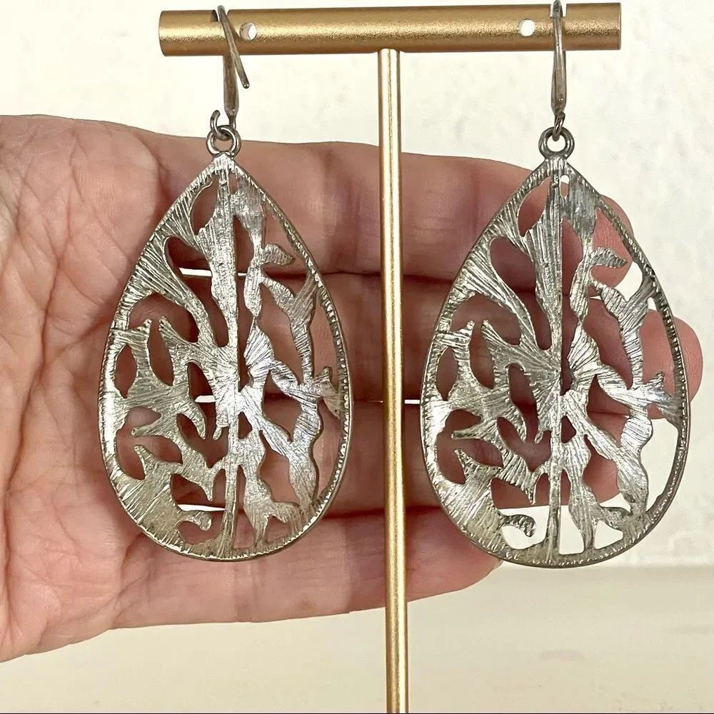 Large teardrop dangle earrings - Picture 3 of 8